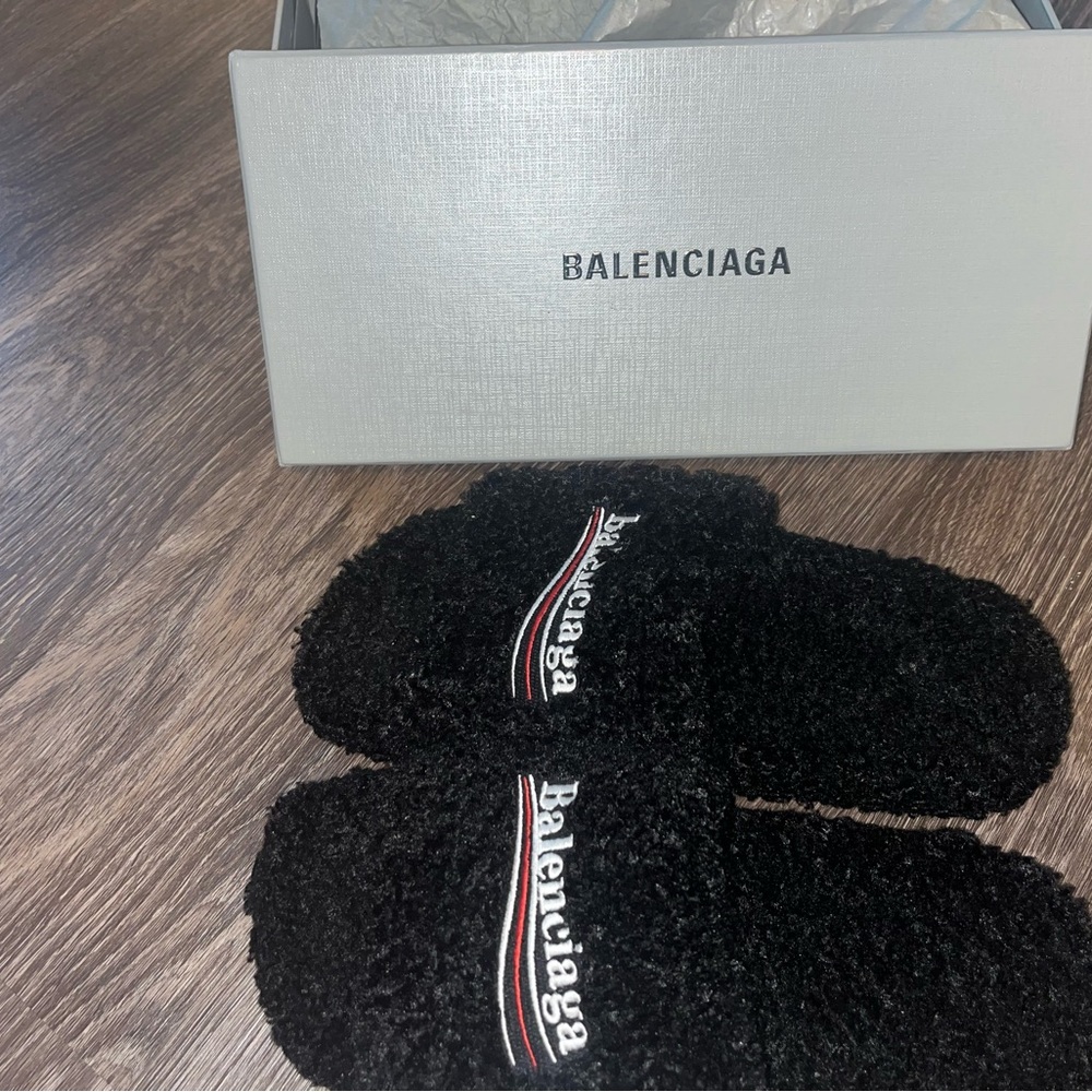Brand NEW Balenciaga fur slides